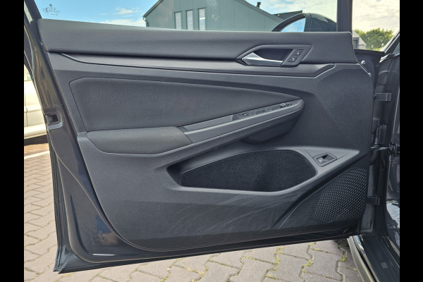 Volkswagen Golf 1.4 eHybrid GTE | LED | ACC | Sporstoelen | Virtual | Navi | App-connect | All-seasons |
