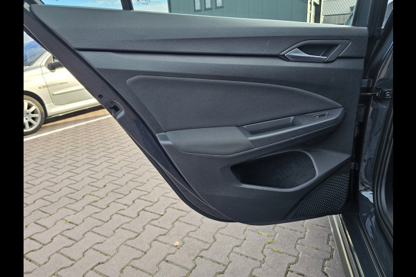 Volkswagen Golf 1.4 eHybrid GTE | LED | ACC | Sporstoelen | Virtual | Navi | App-connect | All-seasons |