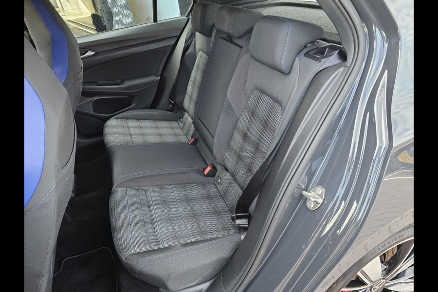 Volkswagen Golf 1.4 eHybrid GTE | LED | ACC | Sporstoelen | Virtual | Navi | App-connect | All-seasons |