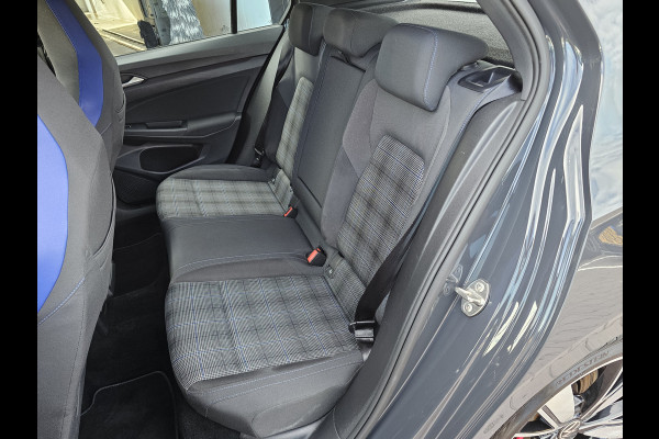 Volkswagen Golf 1.4 eHybrid GTE | LED | ACC | Sporstoelen | Virtual | Navi | App-connect | All-seasons |