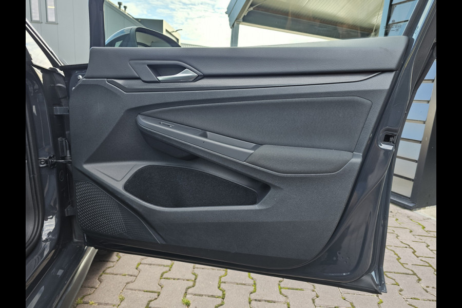 Volkswagen Golf 1.4 eHybrid GTE | LED | ACC | Sporstoelen | Virtual | Navi | App-connect | All-seasons |