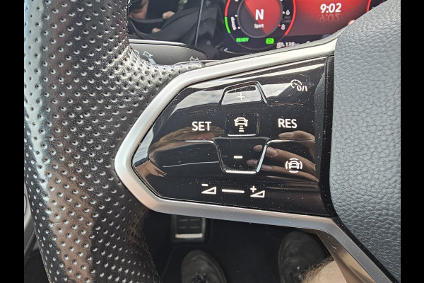 Volkswagen Golf 1.4 eHybrid GTE | LED | ACC | Sporstoelen | Virtual | Navi | App-connect | All-seasons |