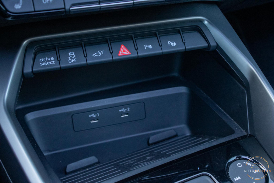 Audi A3 Sportback 45 TFSIe Sline Competition PANO MATRIX MAXTON KEYLESS