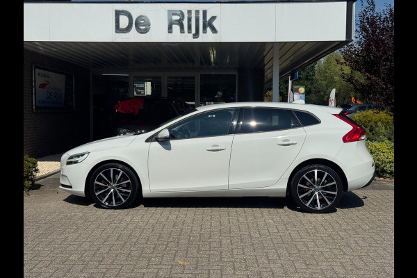 Volvo V40 1.5 T2 Nordic+ | Carplay/Android, Cruise, Stoelverw., Leder, Clima, Trekhaak | |