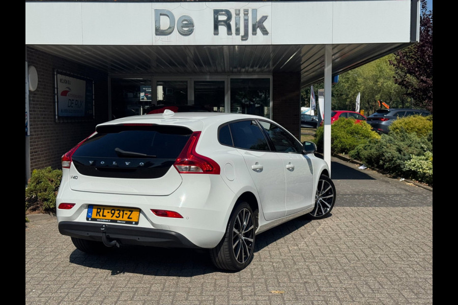 Volvo V40 1.5 T2 Nordic+ | Carplay/Android, Cruise, Stoelverw., Leder, Clima, Trekhaak | |