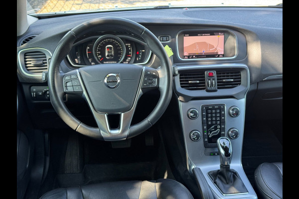 Volvo V40 1.5 T2 Nordic+ | Carplay/Android, Cruise, Stoelverw., Leder, Clima, Trekhaak | |