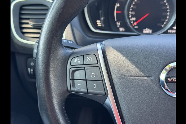 Volvo V40 1.5 T2 Nordic+ | Carplay/Android, Cruise, Stoelverw., Leder, Clima, Trekhaak | |