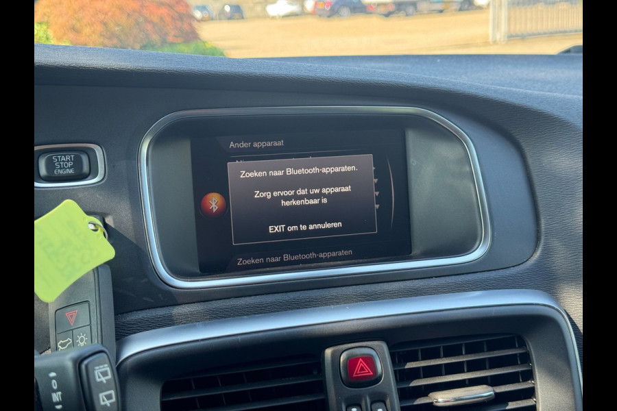 Volvo V40 1.5 T2 Nordic+ | Carplay/Android, Cruise, Stoelverw., Leder, Clima, Trekhaak | |
