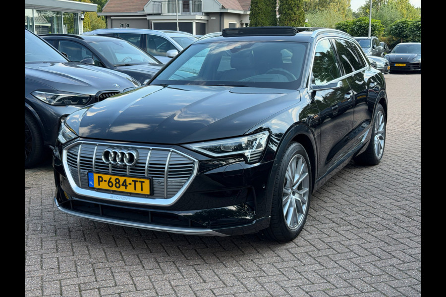 Audi e-tron 55 quattro S edition 95 kWh / SoH 94,6% / Panoramadak / 360Camera / Head-up / Luxe Leder / Luchtvering / 21'' / B&O / Softclose / Matrix LED / CarPlay / Dodehoek / DAB / ACC / Stoelmassage+Ventilatie