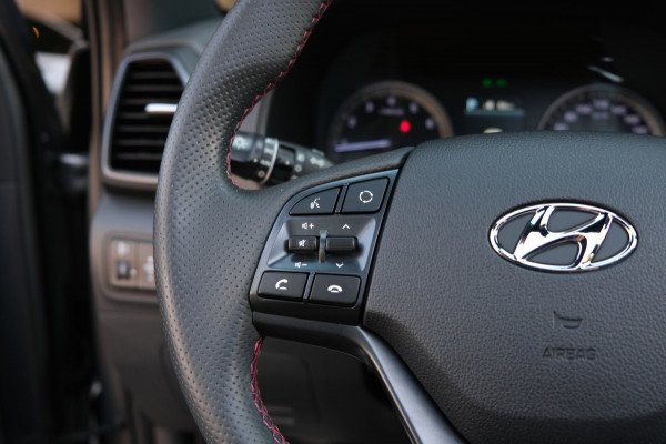 Hyundai Tucson 1.6 T-GDI N-Line |PANORAMADAK/Trekhaak| 122dkm Prachtige Auto Navi/Camera/19" LMV