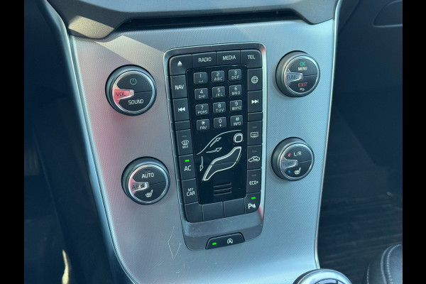 Volvo V40 1.5 T2 Nordic+ | Carplay/Android, Cruise, Stoelverw., Leder, Clima, Trekhaak | |