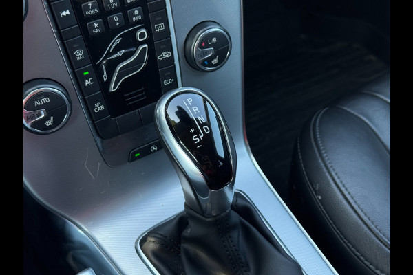 Volvo V40 1.5 T2 Nordic+ | Carplay/Android, Cruise, Stoelverw., Leder, Clima, Trekhaak | |