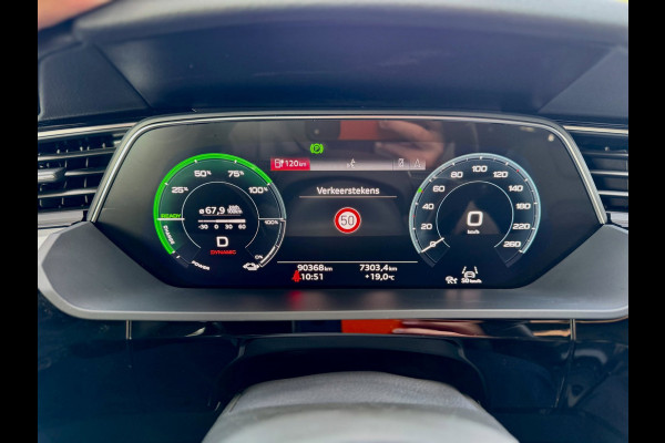 Audi e-tron Sportback 50 quattro S-Line edition (NL-auto, Panorama, StoelV, Carplay, Camera, PDC, Etc)