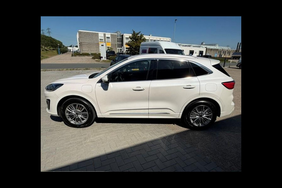 Ford Kuga 2.5 PHEV Vignale | Wegklapbare trekhaak | Winter Pack | Camera | Dodehoeksensoren | Head up display | Koplampen adaptief | Bang&Olufsen | Elektrische achterklep