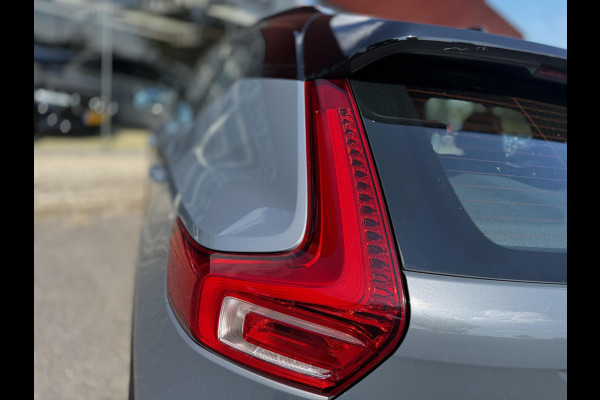 Volvo XC40 Recharge P8 AWD R-Design | Leder | Trekhaak wegklapbaar | Blis | Warmtepomp | 360 Cam |