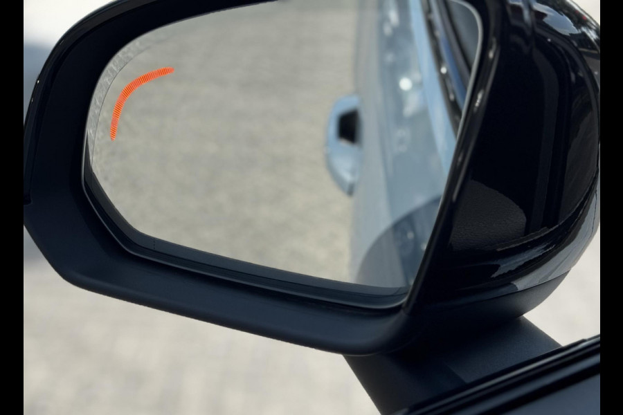 Volvo XC40 Recharge P8 AWD R-Design | Leder | Trekhaak wegklapbaar | Blis | Warmtepomp | 360 Cam |