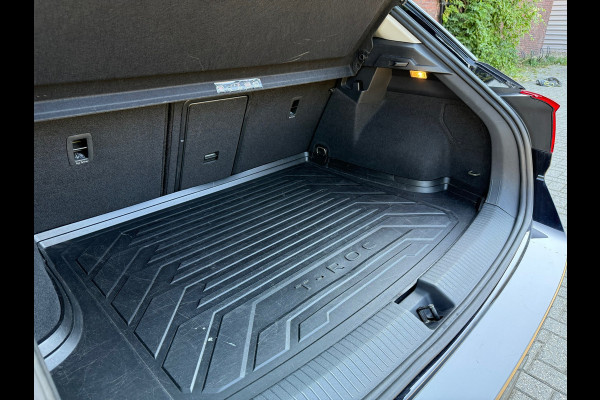 Volkswagen T-Roc 1.0 TSI Style Business - Navi - Airco - Parkeerhulp - Org.NL