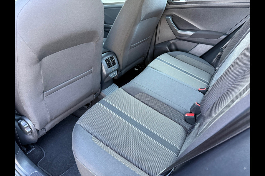 Volkswagen T-Roc 1.0 TSI Style Business - Navi - Airco - Parkeerhulp - Org.NL