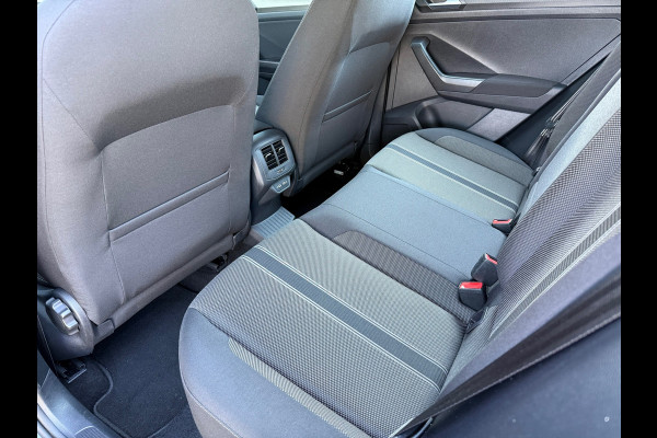 Volkswagen T-Roc 1.0 TSI Style Business - Navi - Airco - Parkeerhulp - Org.NL