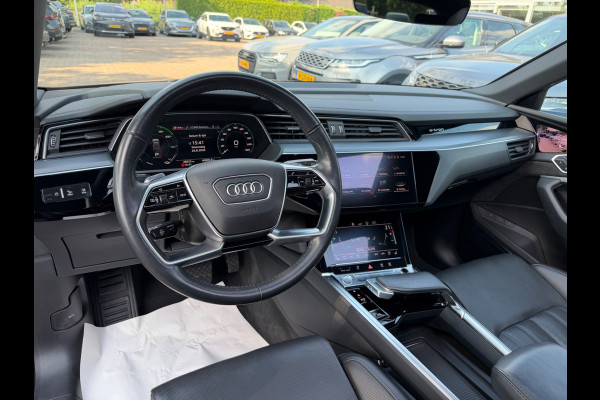 Audi e-tron 55 quattro S edition 95 kWh / SoH 94,6% / Panoramadak / 360Camera / Head-up / Luxe Leder / Luchtvering / 21'' / B&O / Softclose / Matrix LED / CarPlay / Dodehoek / DAB / ACC / Stoelmassage+Ventilatie