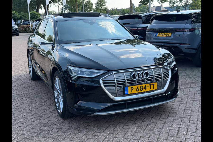 Audi e-tron 55 quattro S edition 95 kWh / SoH 94,6% / Panoramadak / 360Camera / Head-up / Luxe Leder / Luchtvering / 21'' / B&O / Softclose / Matrix LED / CarPlay / Dodehoek / DAB / ACC / Stoelmassage+Ventilatie
