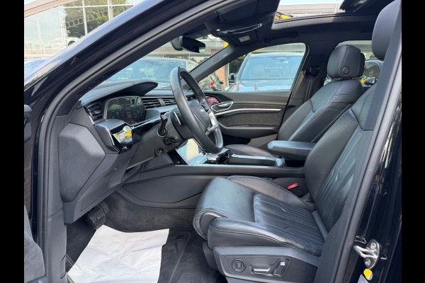 Audi e-tron 55 quattro S edition 95 kWh / SoH 94,6% / Panoramadak / 360Camera / Head-up / Luxe Leder / Luchtvering / 21'' / B&O / Softclose / Matrix LED / CarPlay / Dodehoek / DAB / ACC / Stoelmassage+Ventilatie
