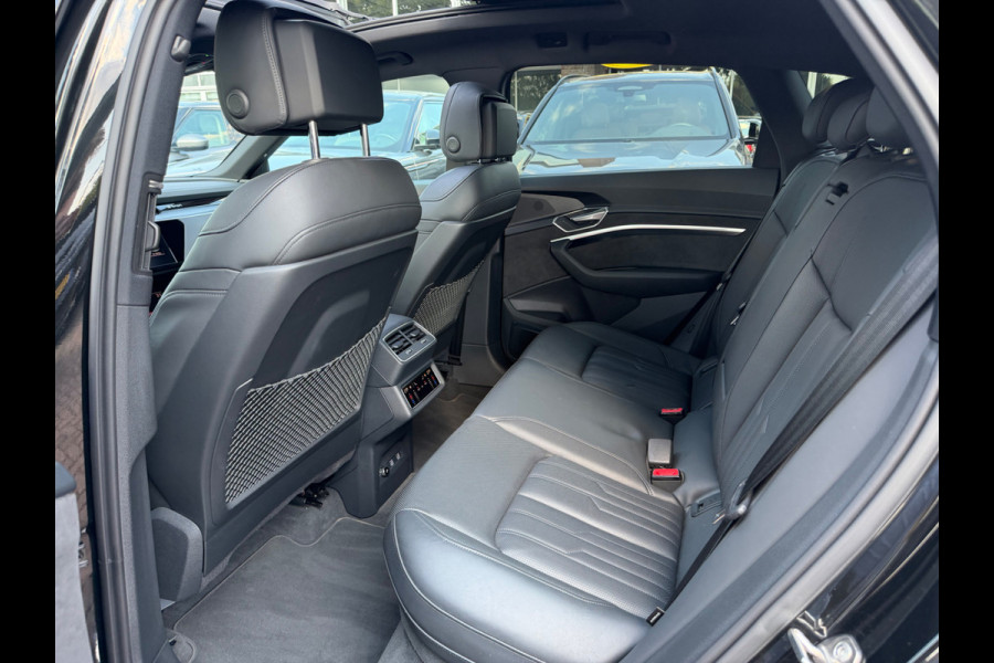 Audi e-tron 55 quattro S edition 95 kWh / SoH 94,6% / Panoramadak / 360Camera / Head-up / Luxe Leder / Luchtvering / 21'' / B&O / Softclose / Matrix LED / CarPlay / Dodehoek / DAB / ACC / Stoelmassage+Ventilatie