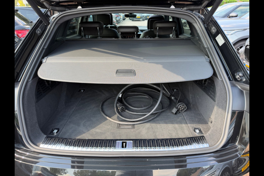 Audi e-tron 55 quattro S edition 95 kWh / SoH 94,6% / Panoramadak / 360Camera / Head-up / Luxe Leder / Luchtvering / 21'' / B&O / Softclose / Matrix LED / CarPlay / Dodehoek / DAB / ACC / Stoelmassage+Ventilatie