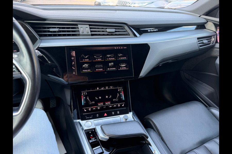 Audi e-tron 55 quattro S edition 95 kWh / SoH 94,6% / Panoramadak / 360Camera / Head-up / Luxe Leder / Luchtvering / 21'' / B&O / Softclose / Matrix LED / CarPlay / Dodehoek / DAB / ACC / Stoelmassage+Ventilatie