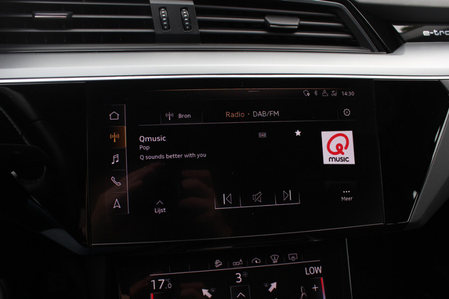 Audi e-tron 55 quattro S edition 95 kWh / SoH 94,6% / Panoramadak / 360Camera / Head-up / Luxe Leder / Luchtvering / 21'' / B&O / Softclose / Matrix LED / CarPlay / Dodehoek / DAB / ACC / Stoelmassage+Ventilatie