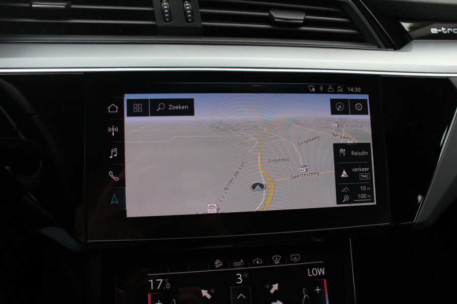 Audi e-tron 55 quattro S edition 95 kWh / SoH 94,6% / Panoramadak / 360Camera / Head-up / Luxe Leder / Luchtvering / 21'' / B&O / Softclose / Matrix LED / CarPlay / Dodehoek / DAB / ACC / Stoelmassage+Ventilatie
