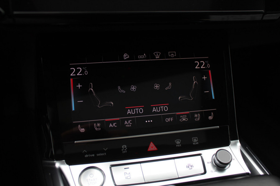 Audi e-tron 55 quattro S edition 95 kWh / SoH 94,6% / Panoramadak / 360Camera / Head-up / Luxe Leder / Luchtvering / 21'' / B&O / Softclose / Matrix LED / CarPlay / Dodehoek / DAB / ACC / Stoelmassage+Ventilatie