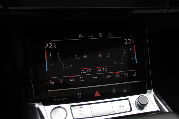 Audi e-tron 55 quattro S edition 95 kWh / SoH 94,6% / Panoramadak / 360Camera / Head-up / Luxe Leder / Luchtvering / 21'' / B&O / Softclose / Matrix LED / CarPlay / Dodehoek / DAB / ACC / Stoelmassage+Ventilatie