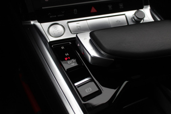 Audi e-tron 55 quattro S edition 95 kWh / SoH 94,6% / Panoramadak / 360Camera / Head-up / Luxe Leder / Luchtvering / 21'' / B&O / Softclose / Matrix LED / CarPlay / Dodehoek / DAB / ACC / Stoelmassage+Ventilatie