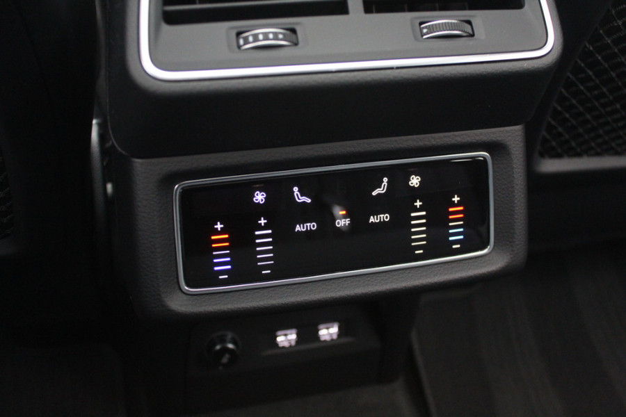 Audi e-tron 55 quattro S edition 95 kWh / SoH 94,6% / Panoramadak / 360Camera / Head-up / Luxe Leder / Luchtvering / 21'' / B&O / Softclose / Matrix LED / CarPlay / Dodehoek / DAB / ACC / Stoelmassage+Ventilatie