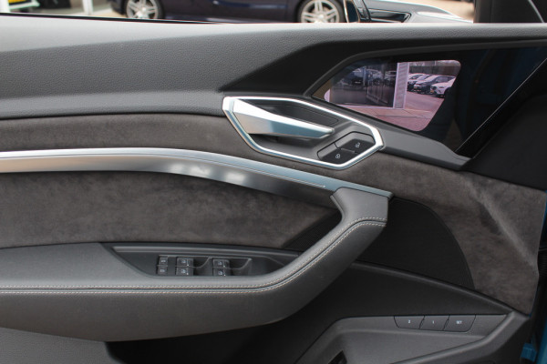 Audi e-tron 55 quattro S edition 95 kWh / SoH 94,6% / Panoramadak / 360Camera / Head-up / Luxe Leder / Luchtvering / 21'' / B&O / Softclose / Matrix LED / CarPlay / Dodehoek / DAB / ACC / Stoelmassage+Ventilatie
