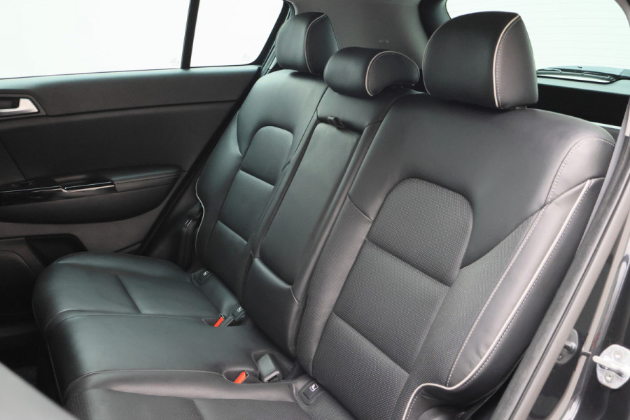 Kia Sportage 1.6 GDI Design Edition Leer, Camera, Cruise, Apple Carplay, JBL, Stoelverwarming, Trekhaak, 17''