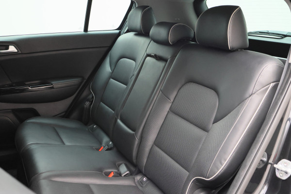 Kia Sportage 1.6 GDI Design Edition Leer, Camera, Cruise, Apple Carplay, JBL, Stoelverwarming, Trekhaak, 17''