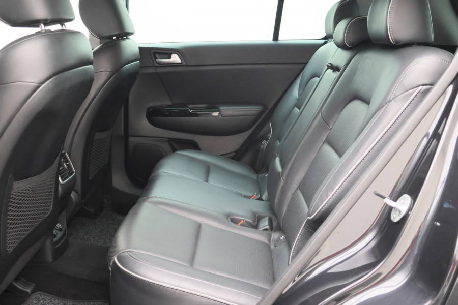 Kia Sportage 1.6 GDI Design Edition Leer, Camera, Cruise, Apple Carplay, JBL, Stoelverwarming, Trekhaak, 17''