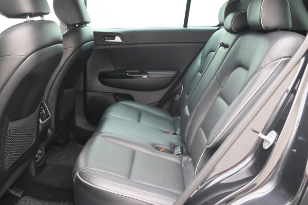 Kia Sportage 1.6 GDI Design Edition Leer, Camera, Cruise, Apple Carplay, JBL, Stoelverwarming, Trekhaak, 17''
