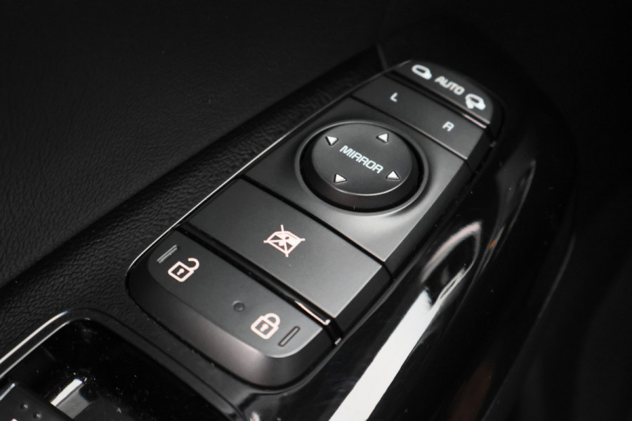 Kia Sportage 1.6 GDI Design Edition Leer, Camera, Cruise, Apple Carplay, JBL, Stoelverwarming, Trekhaak, 17''