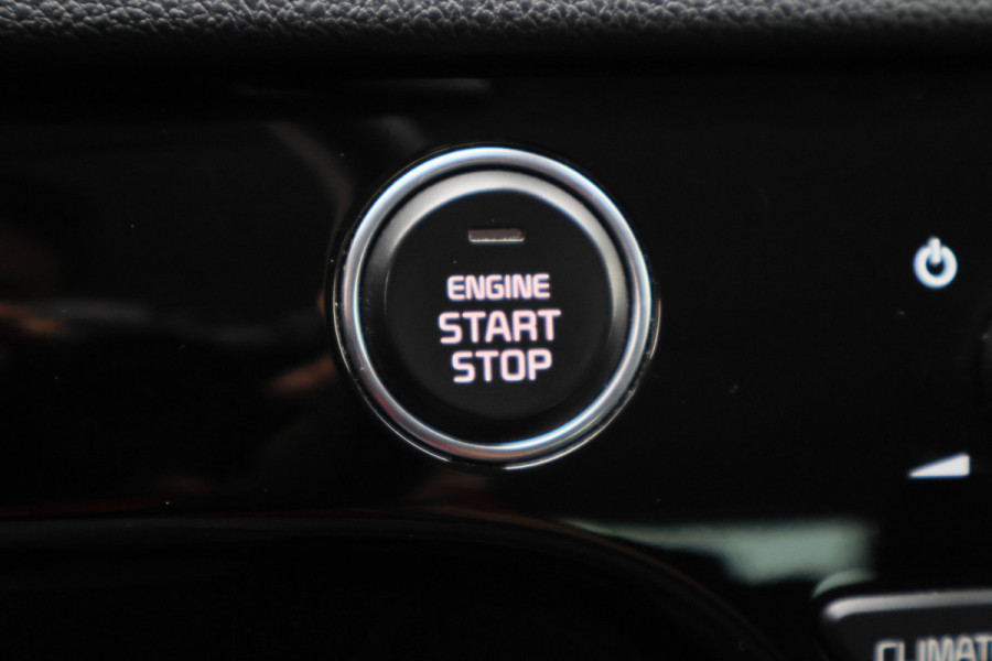 Kia Sportage 1.6 GDI Design Edition Leer, Camera, Cruise, Apple Carplay, JBL, Stoelverwarming, Trekhaak, 17''