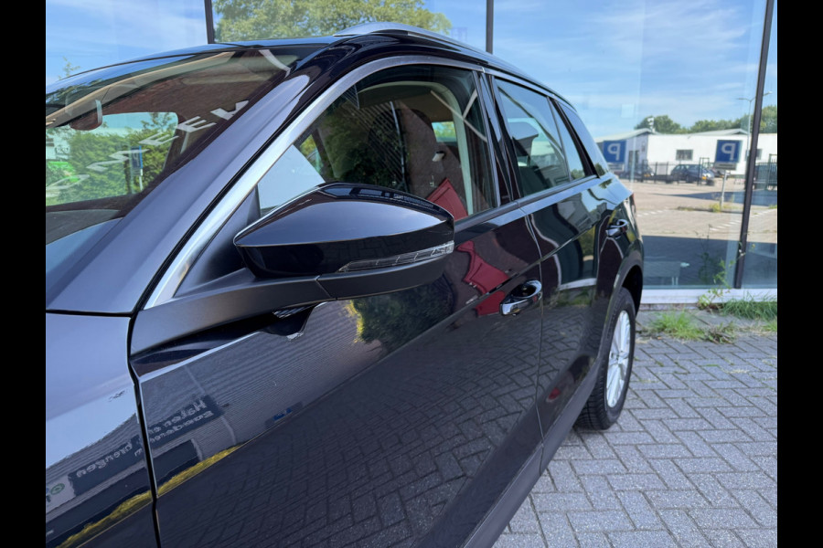 Volkswagen T-Roc 1.0 TSI Style Business - Navi - Airco - Parkeerhulp - Org.NL