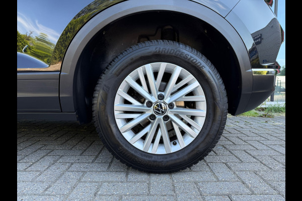 Volkswagen T-Roc 1.0 TSI Style Business - Navi - Airco - Parkeerhulp - Org.NL