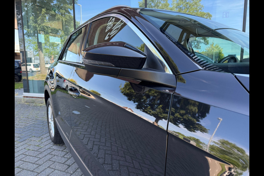 Volkswagen T-Roc 1.0 TSI Style Business - Navi - Airco - Parkeerhulp - Org.NL
