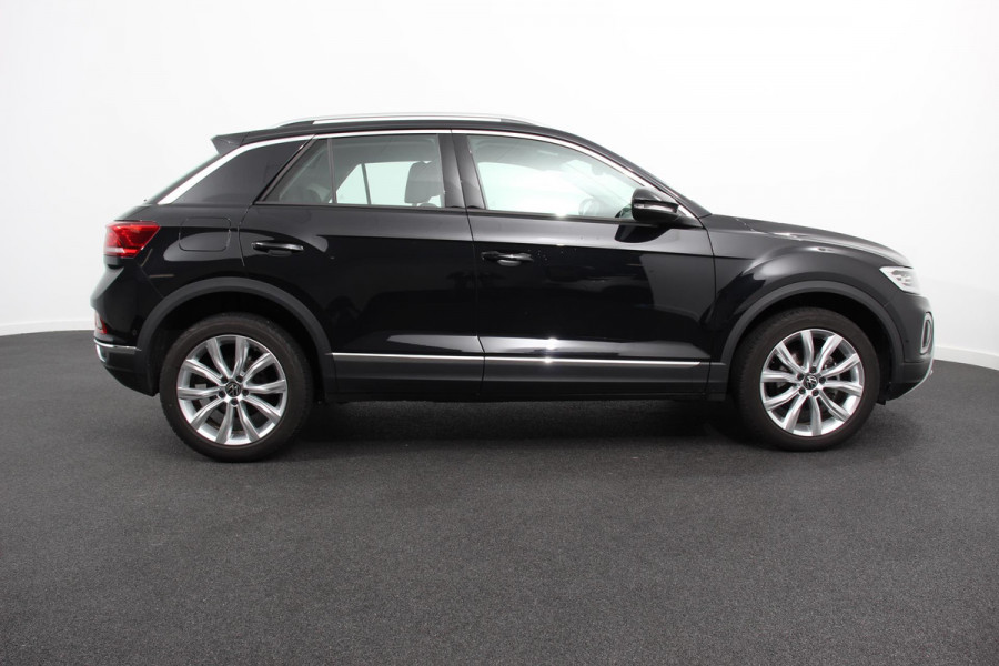 Volkswagen T-Roc 1.5 TSI DSG Style Navigatie Wireless App connect Adaptive Cruise Control Park Assist Camera Parkeersensoren IQ Drive pakket Stoel- en stuurwielverwarming Virtual cockpit Elektrische achterklep Full LED koplampen