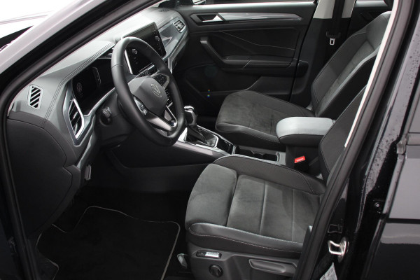 Volkswagen T-Roc 1.5 TSI DSG Style Navigatie Wireless App connect Adaptive Cruise Control Park Assist Camera Parkeersensoren IQ Drive pakket Stoel- en stuurwielverwarming Virtual cockpit Elektrische achterklep Full LED koplampen