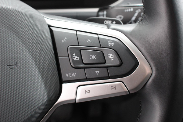 Volkswagen T-Roc 1.5 TSI DSG Style Navigatie Wireless App connect Adaptive Cruise Control Park Assist Camera Parkeersensoren IQ Drive pakket Stoel- en stuurwielverwarming Virtual cockpit Elektrische achterklep Full LED koplampen