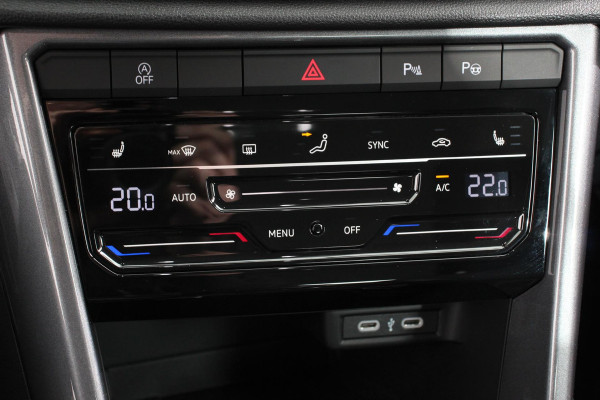 Volkswagen T-Roc 1.5 TSI DSG Style Navigatie Wireless App connect Adaptive Cruise Control Park Assist Camera Parkeersensoren IQ Drive pakket Stoel- en stuurwielverwarming Virtual cockpit Elektrische achterklep Full LED koplampen