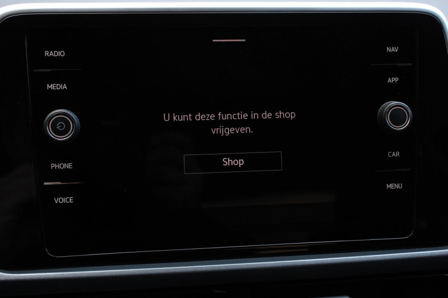 Volkswagen T-Roc 1.5 TSI DSG Style Navigatie Wireless App connect Adaptive Cruise Control Park Assist Camera Parkeersensoren IQ Drive pakket Stoel- en stuurwielverwarming Virtual cockpit Elektrische achterklep Full LED koplampen